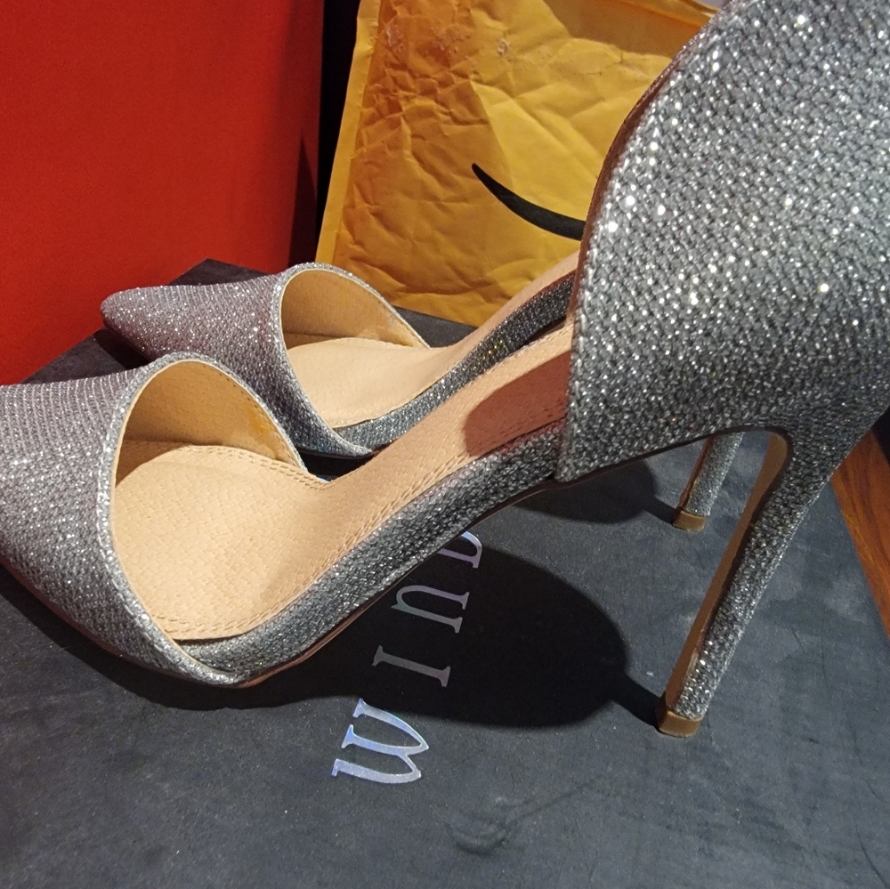 New Silver glitter heels size 5.5